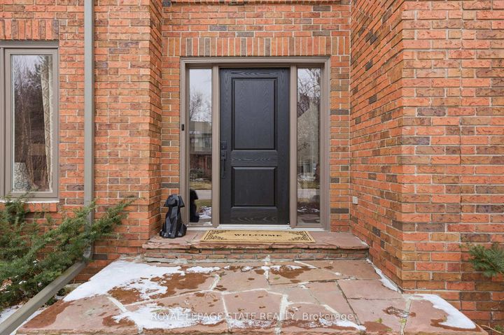 Photo 2 at 28 DEERVIEW Avenue, Ancaster, Hamilton