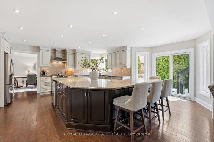 Photo 10 at 28 DEERVIEW Avenue, Ancaster, Hamilton