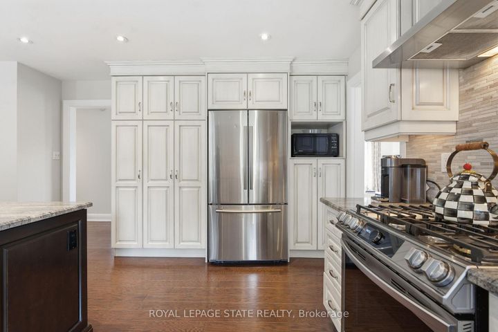 Photo 12 at 28 DEERVIEW Avenue, Ancaster, Hamilton