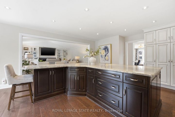 Photo 14 at 28 DEERVIEW Avenue, Ancaster, Hamilton