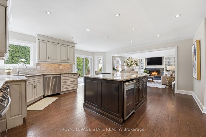 Photo 16 at 28 DEERVIEW Avenue, Ancaster, Hamilton