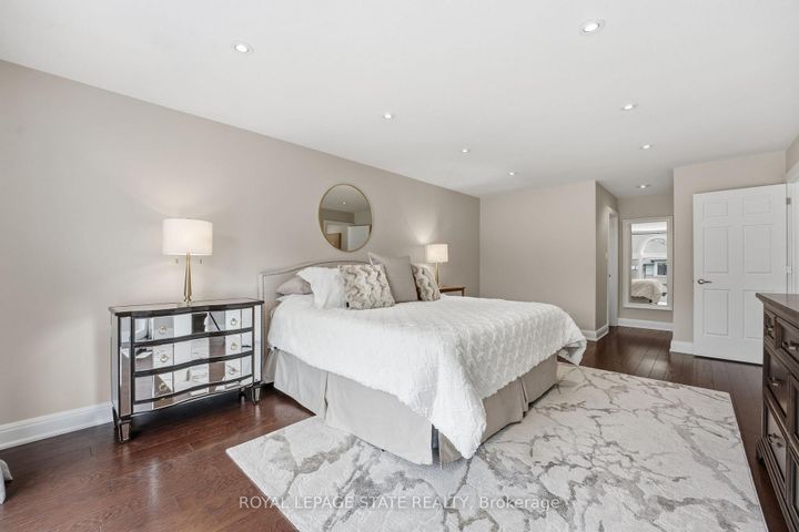 Photo 28 at 28 DEERVIEW Avenue, Ancaster, Hamilton