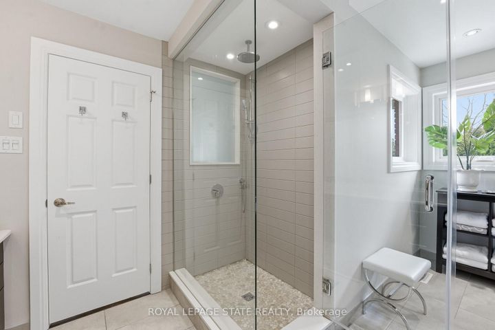 Photo 30 at 28 DEERVIEW Avenue, Ancaster, Hamilton