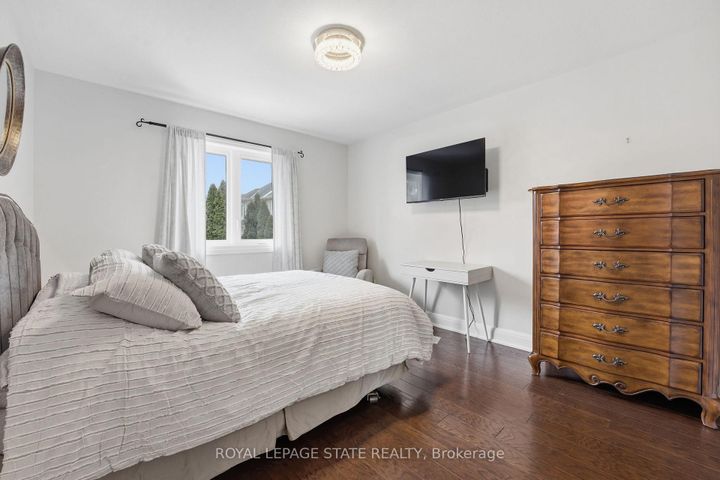 Photo 34 at 28 DEERVIEW Avenue, Ancaster, Hamilton