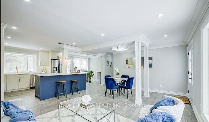 Photo 2 at 480 Valley Drive, WO West, Oakville