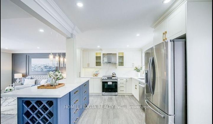 Photo 3 at 480 Valley Drive, WO West, Oakville