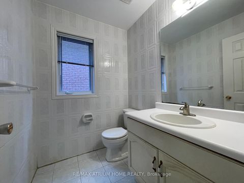 Photo 11 at 22 Lagani Avenue, Doncrest, Richmond Hill