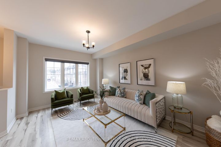 Photo 4 at 15 Barley Lane, Meadowlands, Hamilton