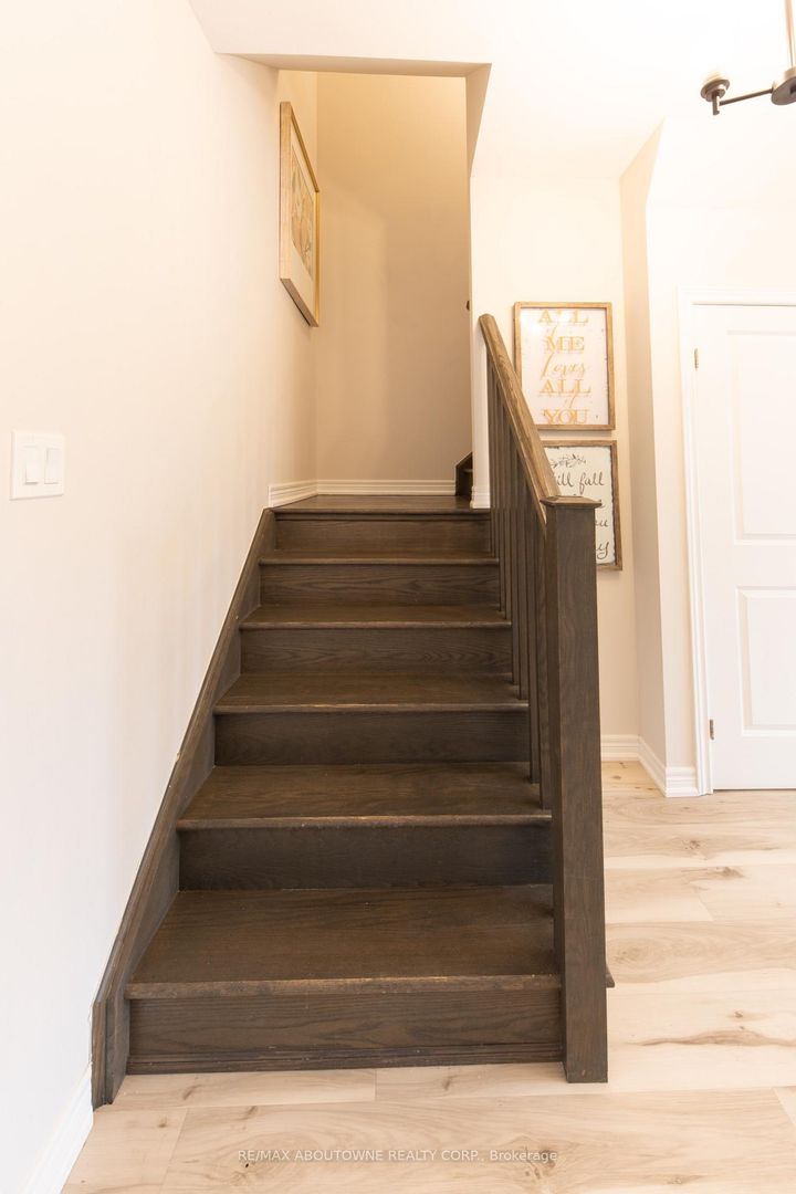 Photo 16 at 15 Barley Lane, Meadowlands, Hamilton