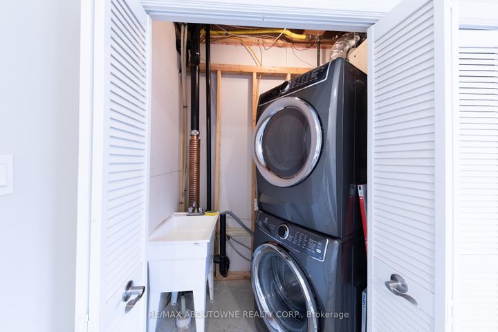 Photo 33 at 15 Barley Lane, Meadowlands, Hamilton