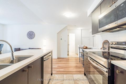 Photo 10 at 39 Appletree Lane, Shore, Barrie