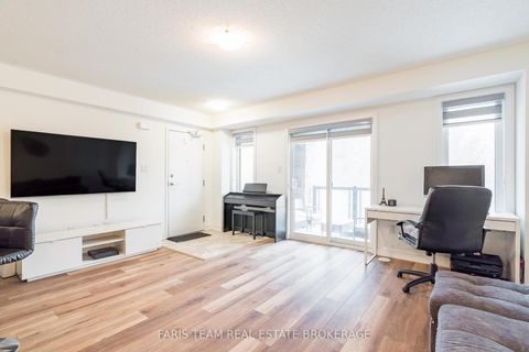 Photo 11 at 39 Appletree Lane, Shore, Barrie