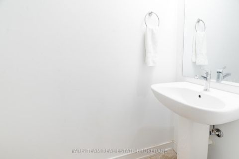 Photo 16 at 39 Appletree Lane, Shore, Barrie