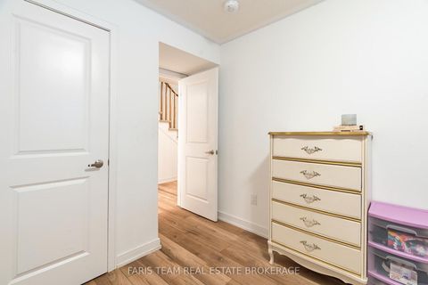 Photo 24 at 39 Appletree Lane, Shore, Barrie