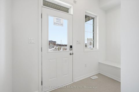 Photo 3 at 42 Vinewood Crescent, Rural Barrie Southeast, Barrie