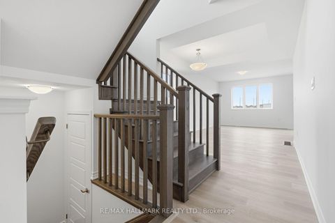 Photo 7 at 42 Vinewood Crescent, Rural Barrie Southeast, Barrie