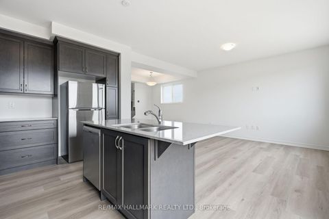 Photo 11 at 42 Vinewood Crescent, Rural Barrie Southeast, Barrie