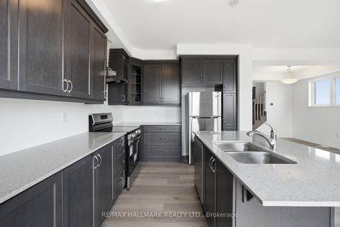 Photo 12 at 42 Vinewood Crescent, Rural Barrie Southeast, Barrie