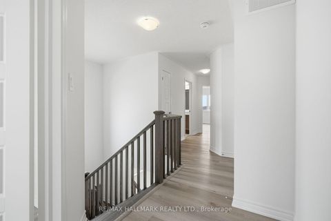 Photo 14 at 42 Vinewood Crescent, Rural Barrie Southeast, Barrie