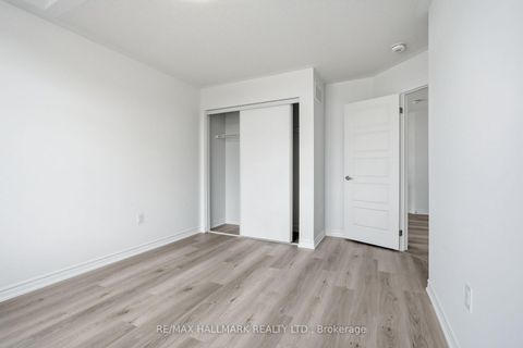 Photo 16 at 42 Vinewood Crescent, Rural Barrie Southeast, Barrie