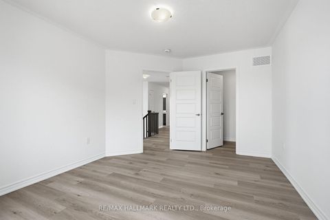 Photo 18 at 42 Vinewood Crescent, Rural Barrie Southeast, Barrie