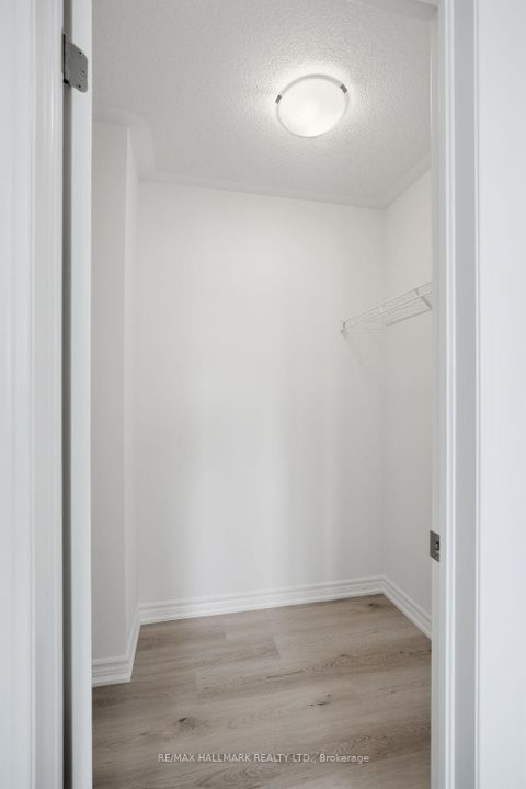 Photo 19 at 42 Vinewood Crescent, Rural Barrie Southeast, Barrie