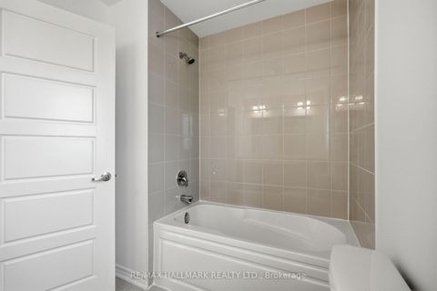 Photo 21 at 42 Vinewood Crescent, Rural Barrie Southeast, Barrie