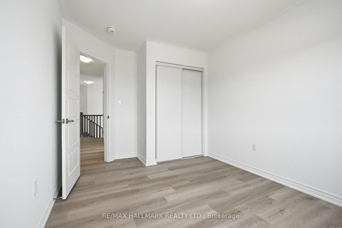 Photo 23 at 42 Vinewood Crescent, Rural Barrie Southeast, Barrie