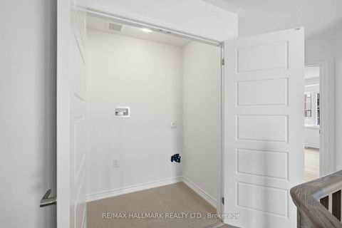 Photo 31 at 42 Vinewood Crescent, Rural Barrie Southeast, Barrie