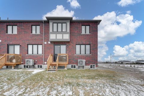 Photo 32 at 42 Vinewood Crescent, Rural Barrie Southeast, Barrie