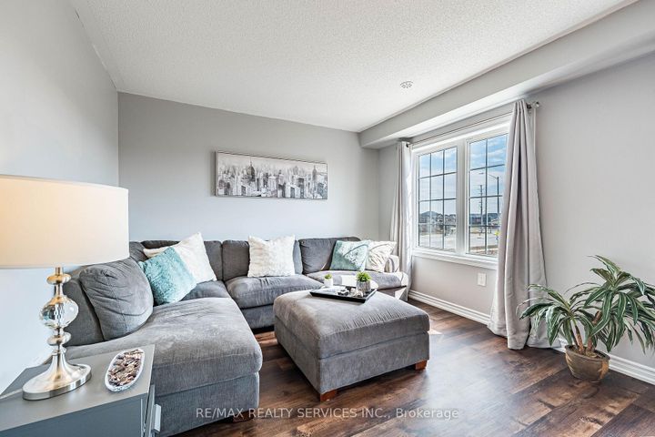 Photo 9 at 44 Bannister Crescent, Northwest Brampton, Brampton