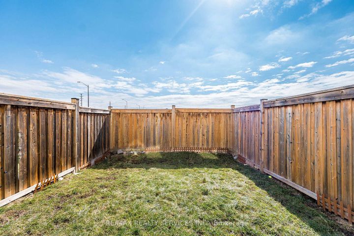 Photo 35 at 44 Bannister Crescent, Northwest Brampton, Brampton