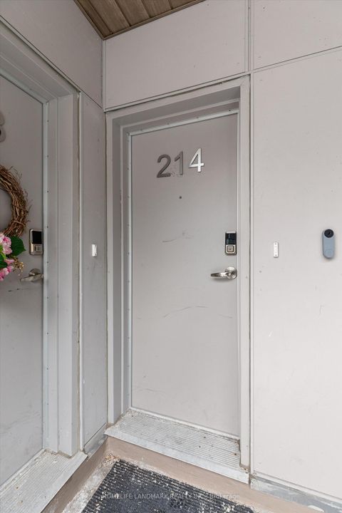 Photo 3 at 214 - 1085 Danforth Road, Eglinton East, Toronto