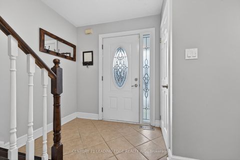 Photo 4 at 56 Ivory Court, Bowmanville, Clarington