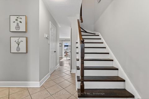 Photo 5 at 56 Ivory Court, Bowmanville, Clarington