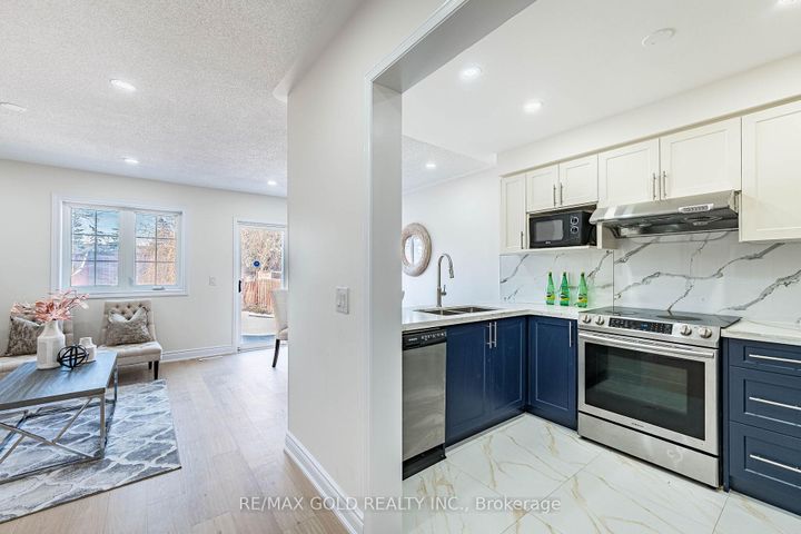 Photo 6 at 110 Sandyshores Drive, Wellington, Brampton