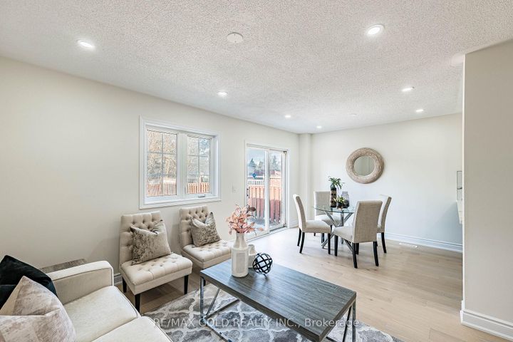 Photo 7 at 110 Sandyshores Drive, Wellington, Brampton