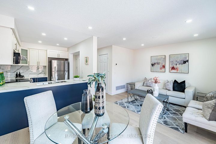 Photo 12 at 110 Sandyshores Drive, Wellington, Brampton