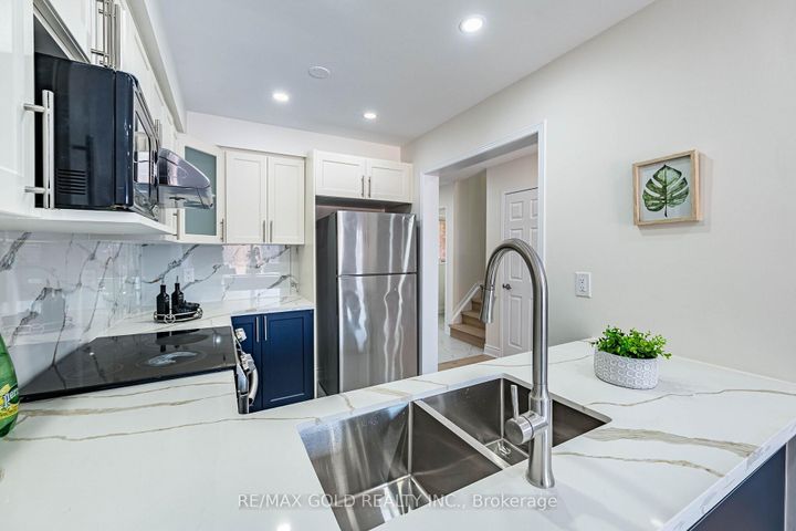 Photo 14 at 110 Sandyshores Drive, Wellington, Brampton