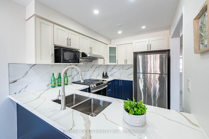 Photo 15 at 110 Sandyshores Drive, Wellington, Brampton