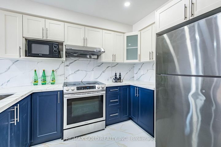 Photo 17 at 110 Sandyshores Drive, Wellington, Brampton