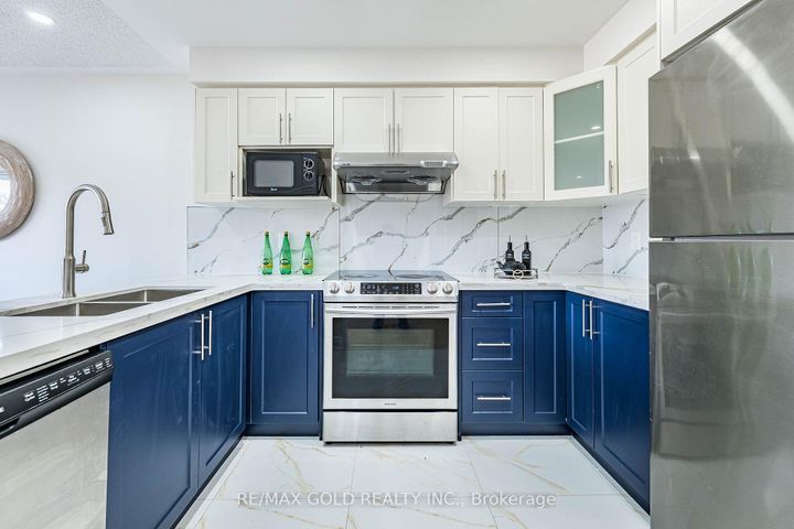 Photo 18 at 110 Sandyshores Drive, Wellington, Brampton