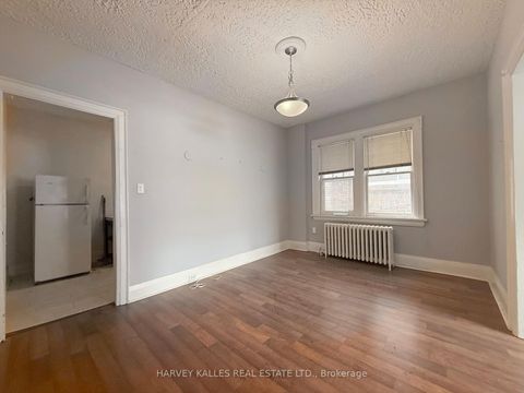 Photo 2 at 1131 Avenue Road, Eglinton, Toronto