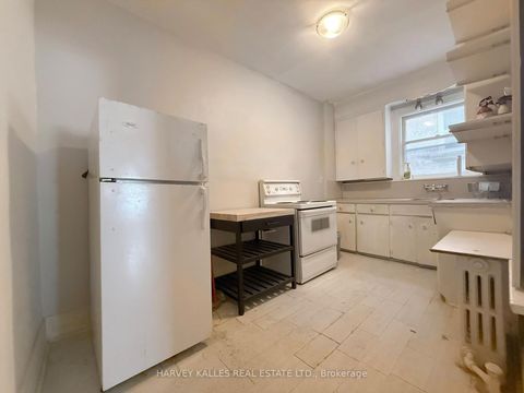 Photo 3 at 1131 Avenue Road, Eglinton, Toronto
