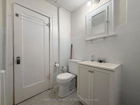 Photo 11 at 1131 Avenue Road, Eglinton, Toronto