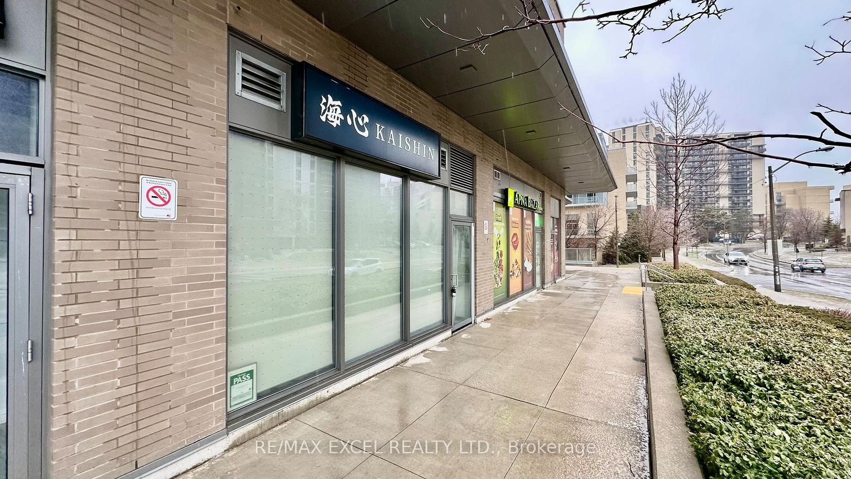 3 - 56 Forest Manor Drive, Henry Farm, Toronto photo number 2