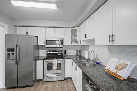 Photo 8 at 77 Lancaster Court, Keswick South, Georgina