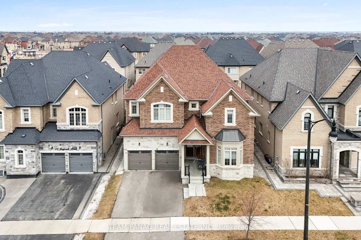 Photo 3 at 25 Trail Rider Drive, Toronto Gore Rural Estate, Brampton