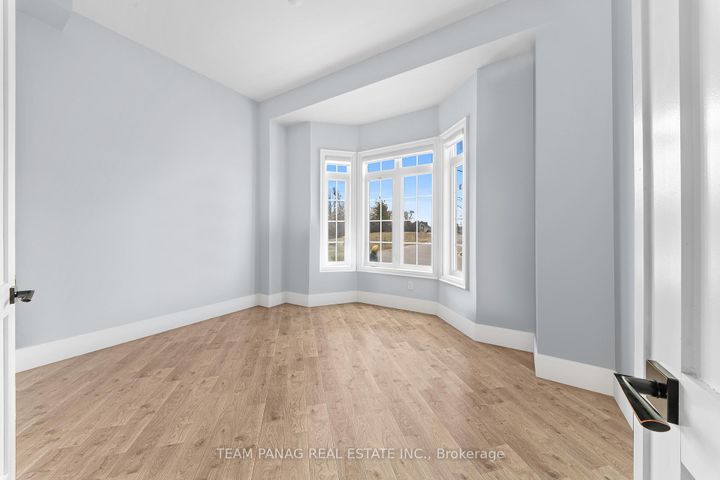 Photo 8 at 25 Trail Rider Drive, Toronto Gore Rural Estate, Brampton