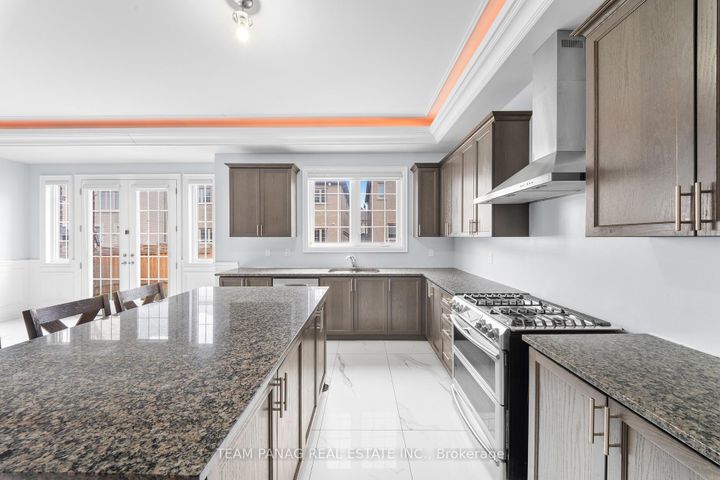 Photo 14 at 25 Trail Rider Drive, Toronto Gore Rural Estate, Brampton